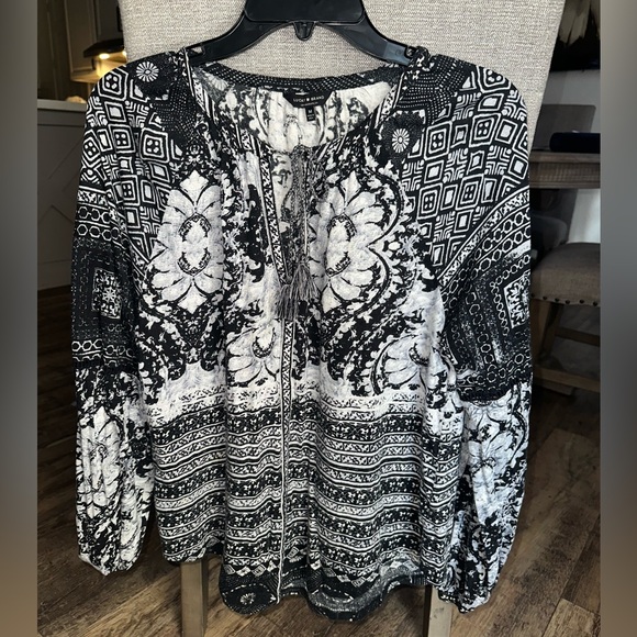Woman Lucky Brand Blouse Size Medium Long Sleeves - Picture 1 of 6